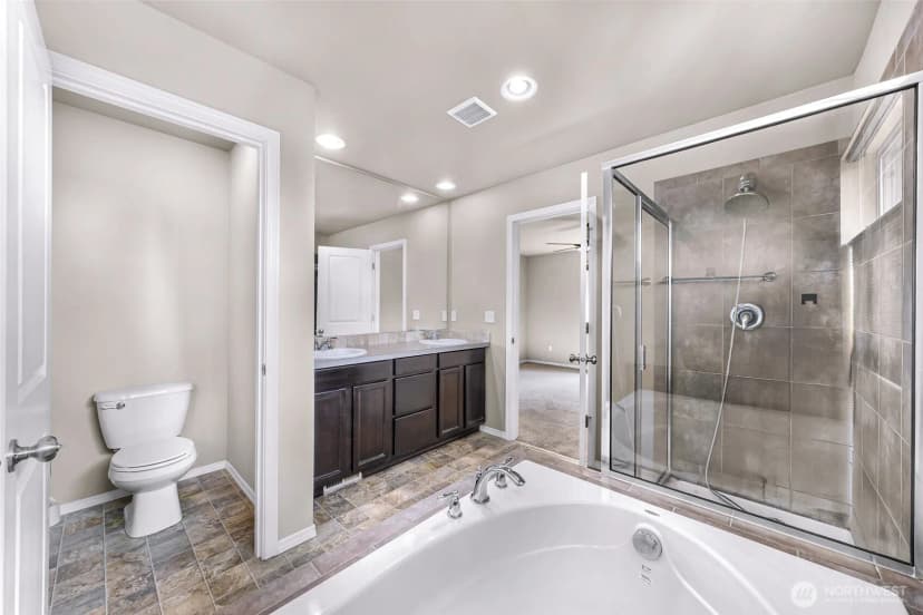 Property photo for 930 Cove View Circle, Oak Harbor photo 19