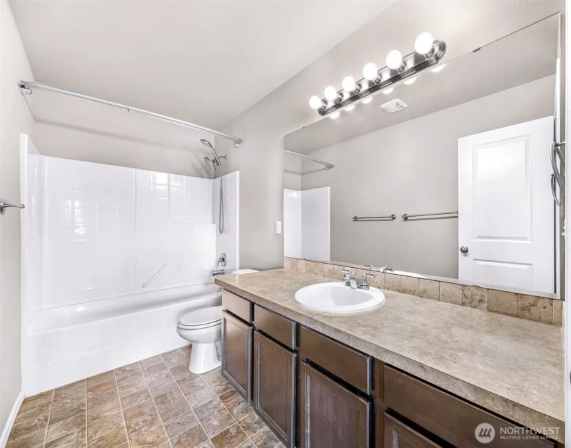 Property photo for 930 Cove View Circle, Oak Harbor photo 26