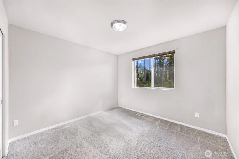 Property photo for 930 Cove View Circle, Oak Harbor photo 27