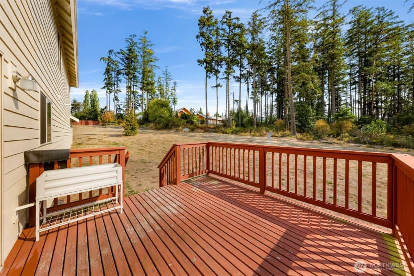 Property photo for 930 Cove View Circle, Oak Harbor photo 32