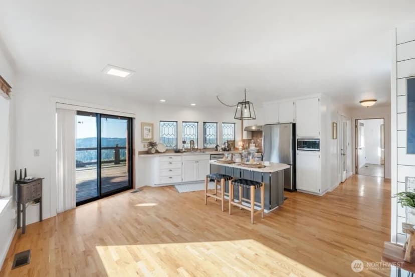 Property photo for 212 Dow Ridge Drive, Eatonville photo 8
