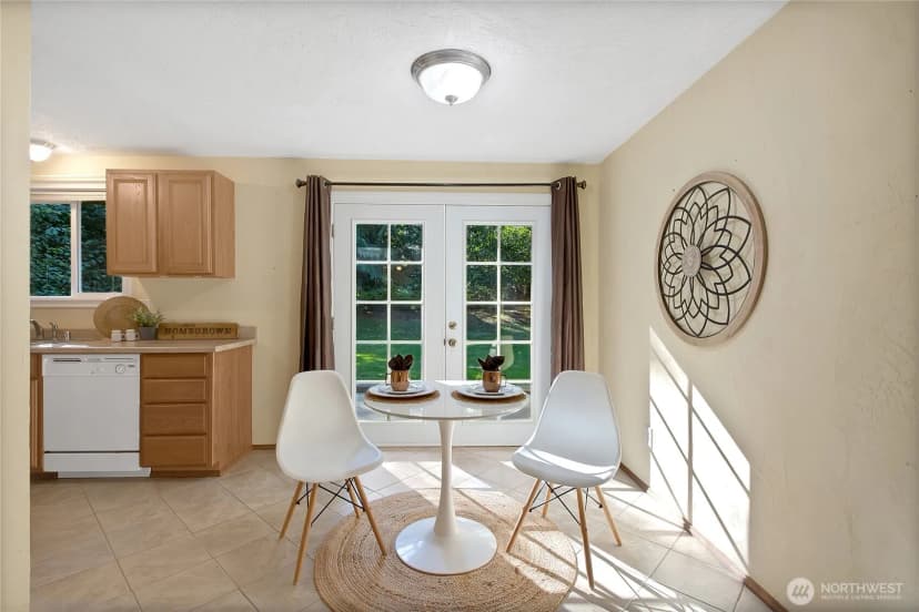 Property photo for 521 E Lakeshore Drive W, Shelton photo 10