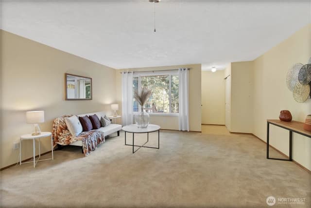Property photo for 521 E Lakeshore Drive W, Shelton photo 5