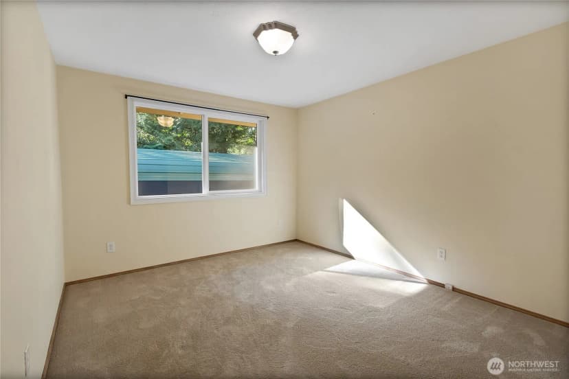 Property photo for 521 E Lakeshore Drive W, Shelton photo 14