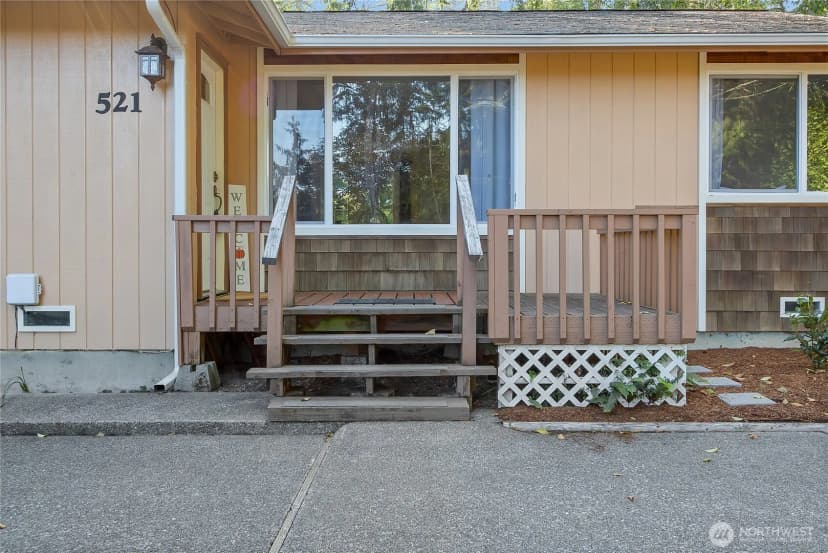 Property photo for 521 E Lakeshore Drive W, Shelton photo 24