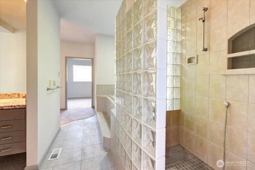 Property photo for 34404 24th Avenue E, Roy photo 8
