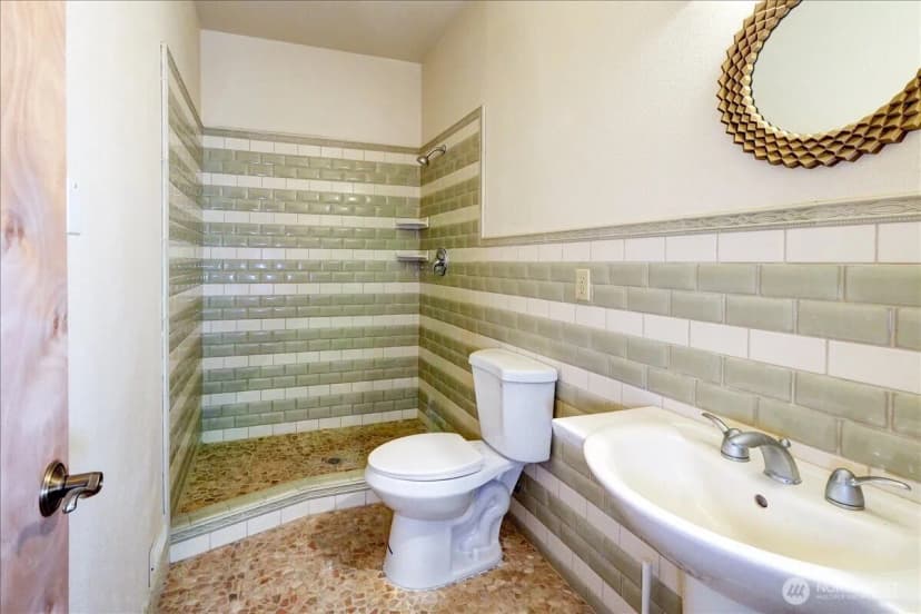 Property photo for 34404 24th Avenue E, Roy photo 31