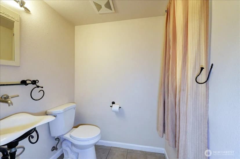 Property photo for 34404 24th Avenue E, Roy photo 22