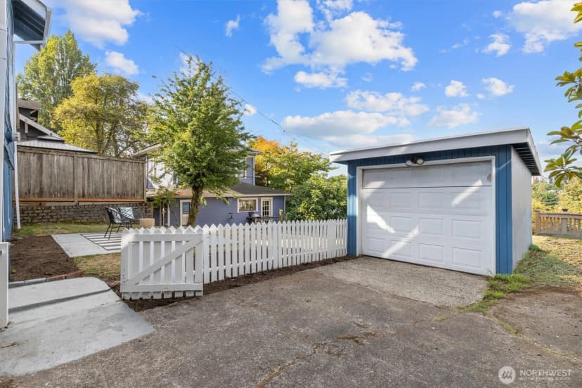 Property photo for 1111 31st Avenue, Seattle photo 32