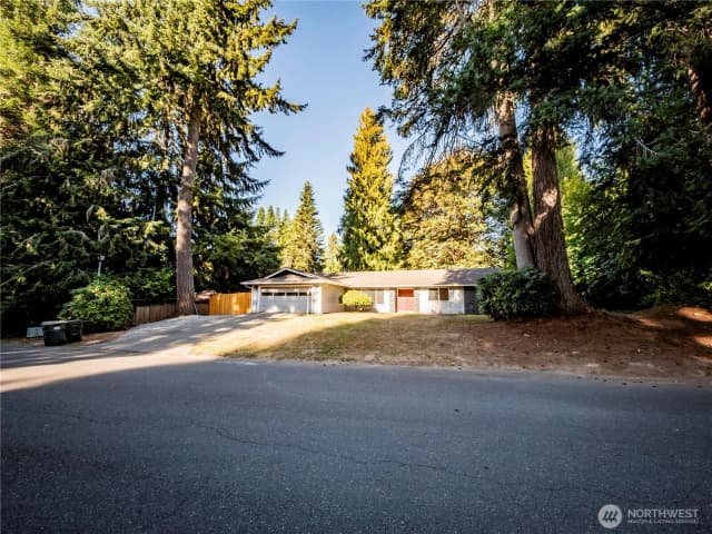 Property photo for 5102 Donnelly Drive Se, Olympia photo 2