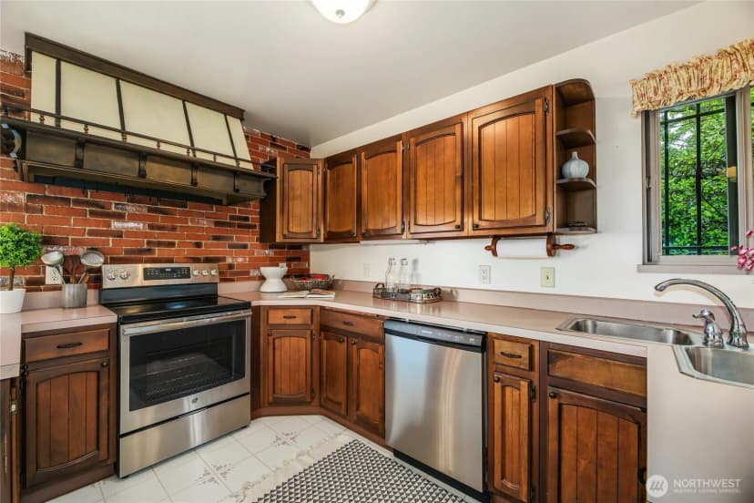 Property photo for 4515 Sw 100th Street, Seattle photo 9