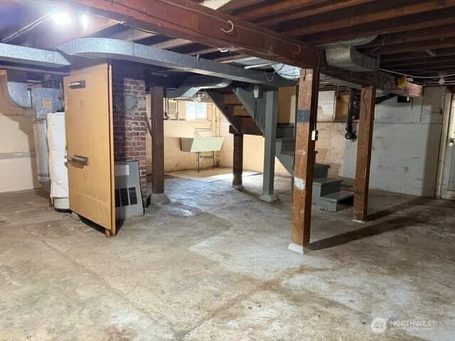 Property photo for 8323 39th Avenue S, Seattle photo 17