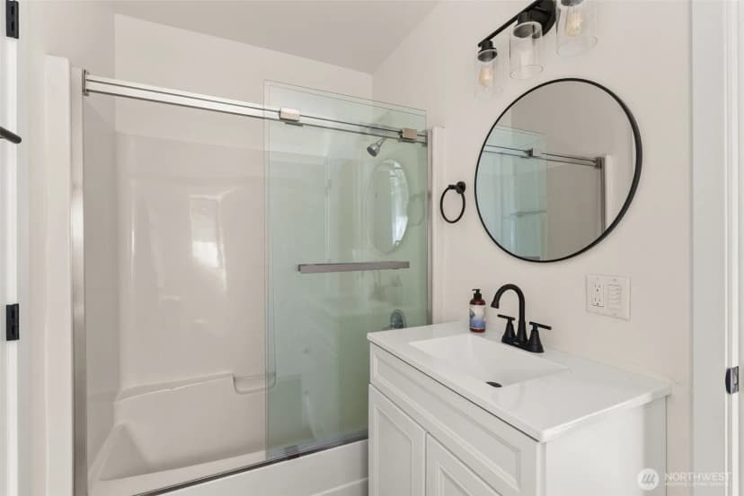 Property photo for 198 Raymond South Bend Road, Raymond photo 19