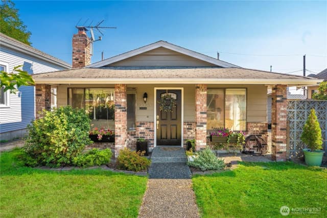 Property photo for 2323 Oakes Avenue, Everett