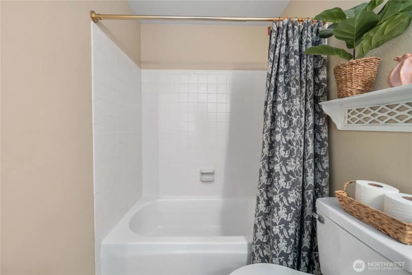 Property photo for 2323 Oakes Avenue, Everett photo 19