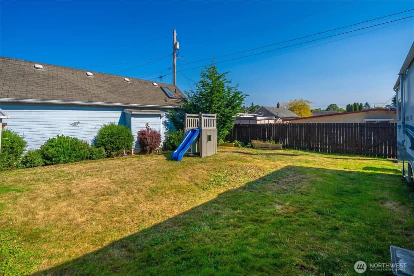 Property photo for 2323 Oakes Avenue, Everett photo 23