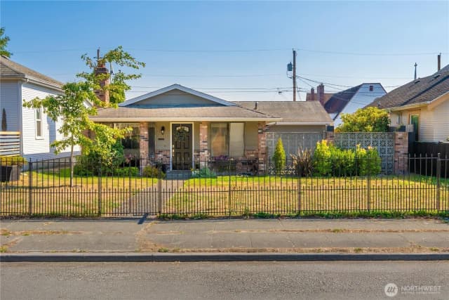 Property photo for 2323 Oakes Avenue, Everett photo 2