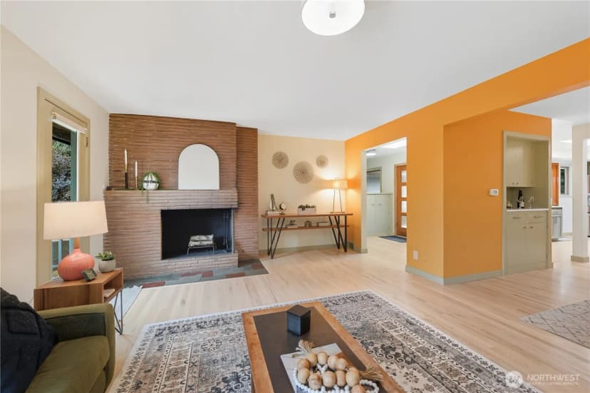 Property photo for 8533 Burke Avenue N, Seattle photo 14