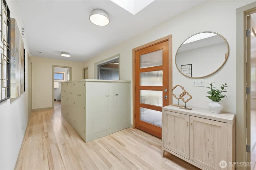 Property photo for 8533 Burke Avenue N, Seattle photo 3