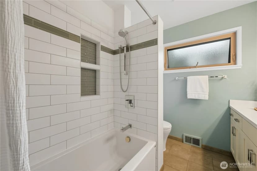Property photo for 8533 Burke Avenue N, Seattle photo 22