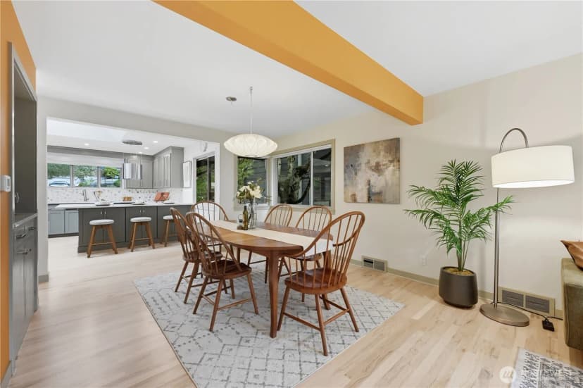 Property photo for 8533 Burke Avenue N, Seattle photo 10