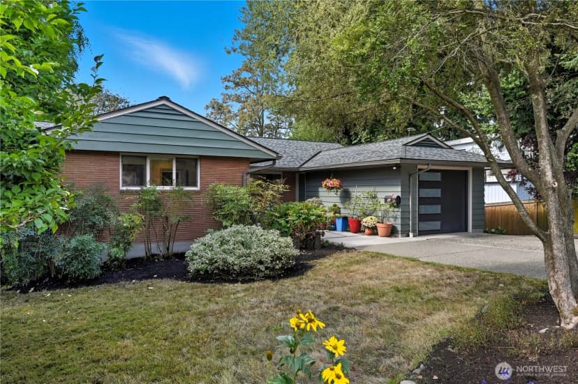 Property photo for 8533 Burke Avenue N, Seattle photo 40