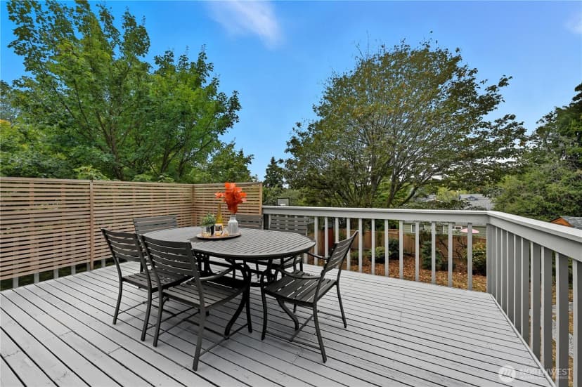 Property photo for 8533 Burke Avenue N, Seattle photo 17