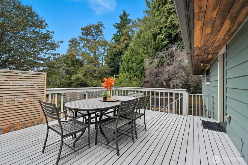 Property photo for 8533 Burke Avenue N, Seattle photo 18