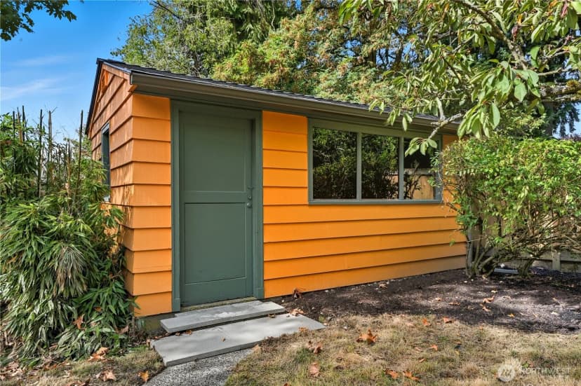 Property photo for 8533 Burke Avenue N, Seattle photo 37