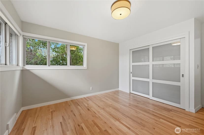Property photo for 8533 Burke Avenue N, Seattle photo 21