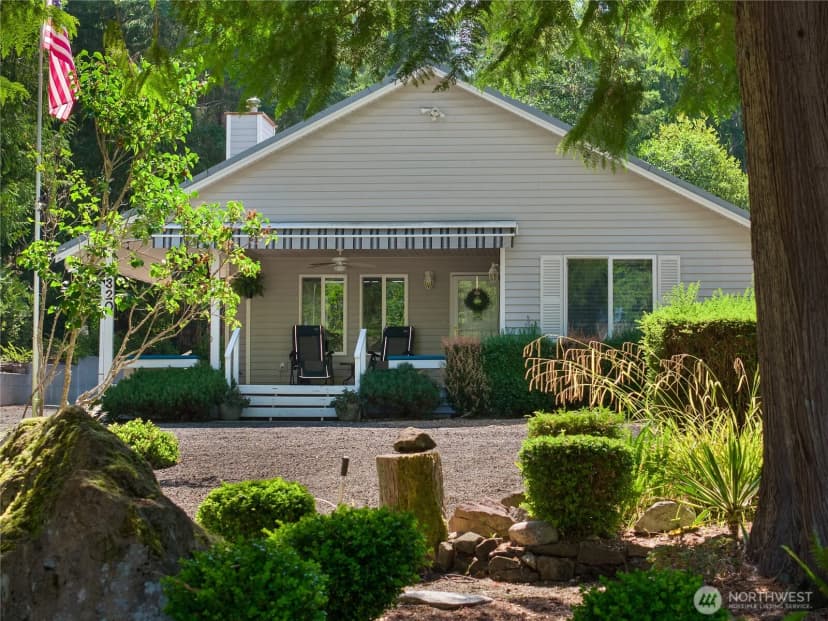 Property photo for 320 E Ballantrae Drive, Shelton
