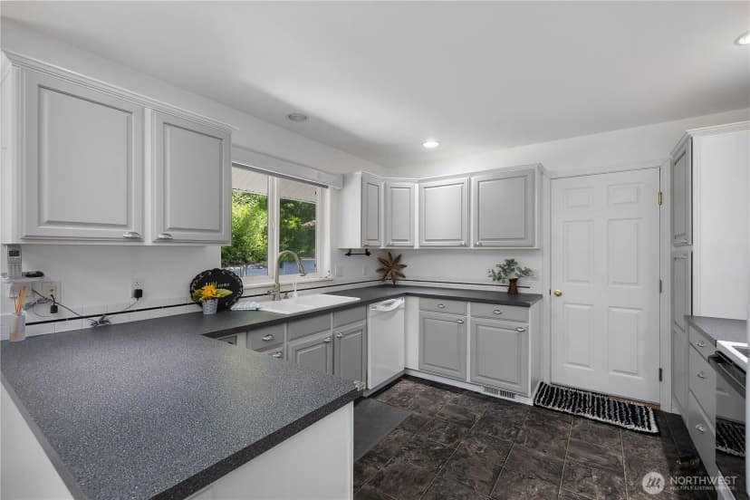 Property photo for 320 E Ballantrae Drive, Shelton photo 13