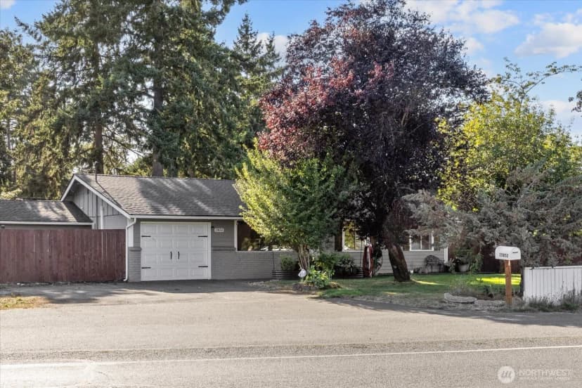 Property photo for 15852 B Street E, Tacoma photo 3