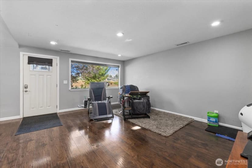 Property photo for 15852 B Street E, Tacoma photo 11