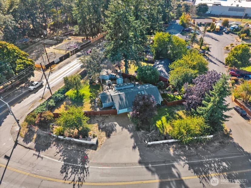 Property photo for 15852 B Street E, Tacoma photo 5