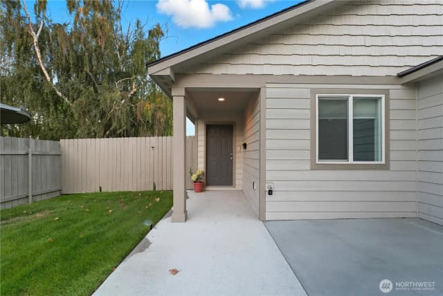 Property photo for 6 N Olympia Street, Kennewick photo 2