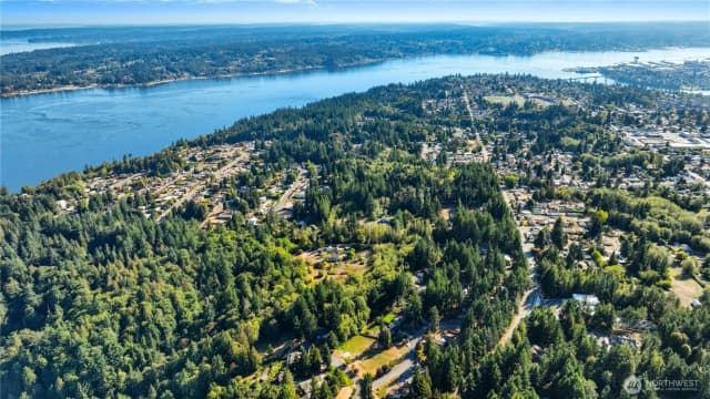 Property photo for 3975 Fischer Park Avenue Ne, Bremerton photo 3