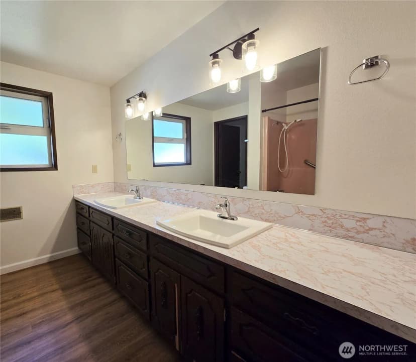 Property photo for 631 Brower Street, Forks photo 16