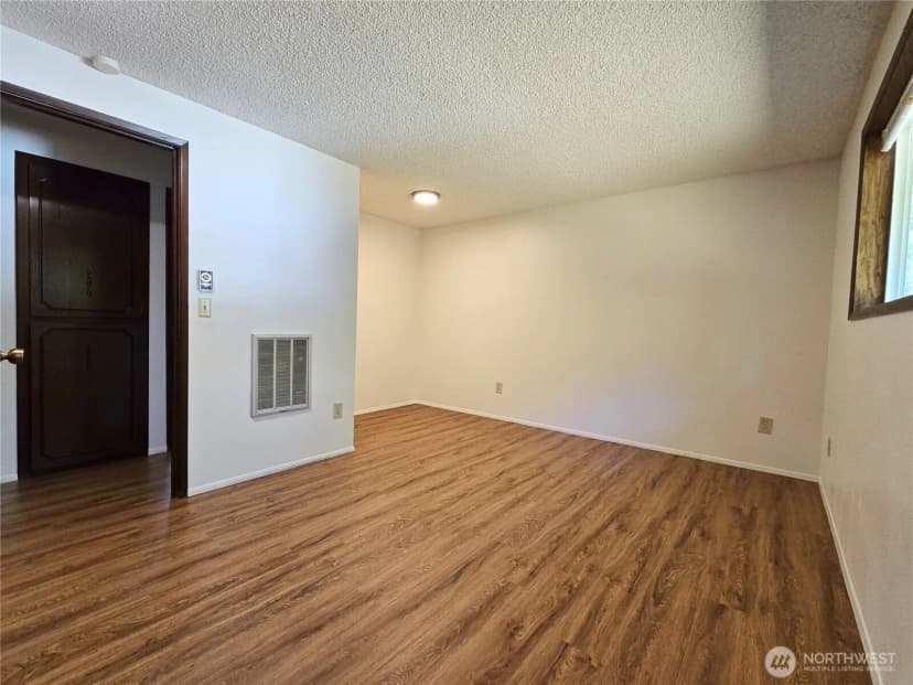 Property photo for 631 Brower Street, Forks photo 11