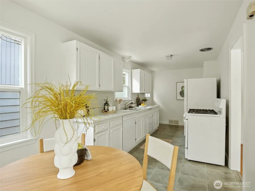 Property photo for 314 Ne 82nd Street, Seattle photo 11