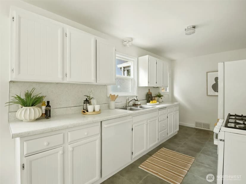 Property photo for 314 Ne 82nd Street, Seattle photo 9
