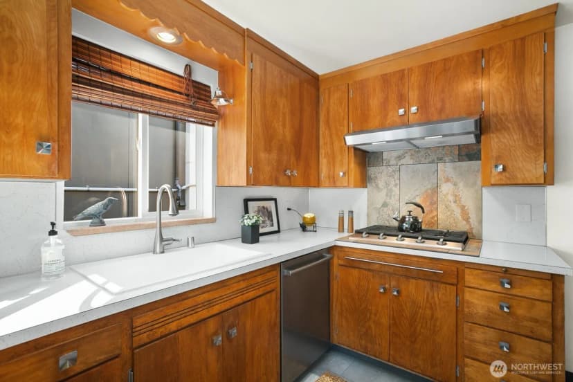 Property photo for 6024 48th Ave Sw, Seattle photo 9