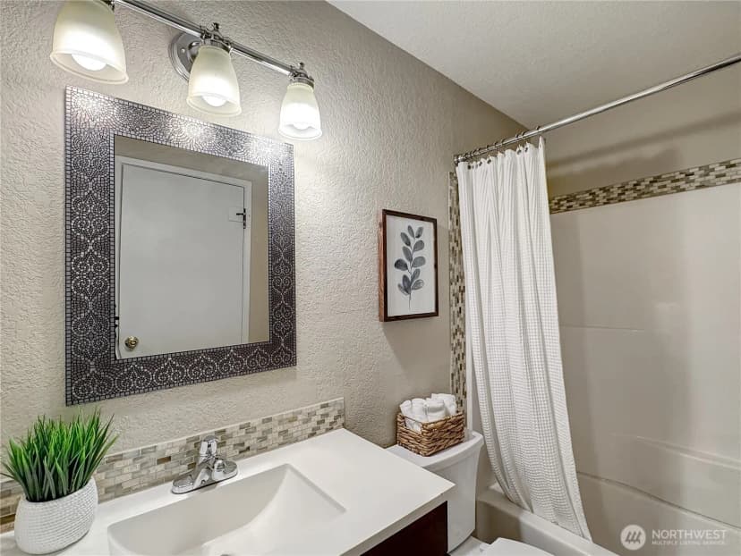 Property photo for 1814 Monterey Avenue Ne, Renton photo 15