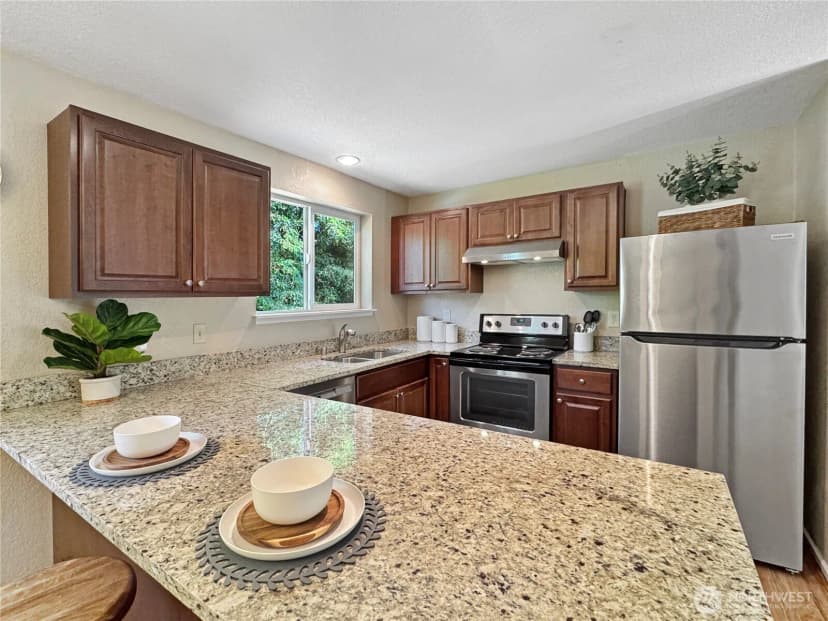 Property photo for 1814 Monterey Avenue Ne, Renton photo 6