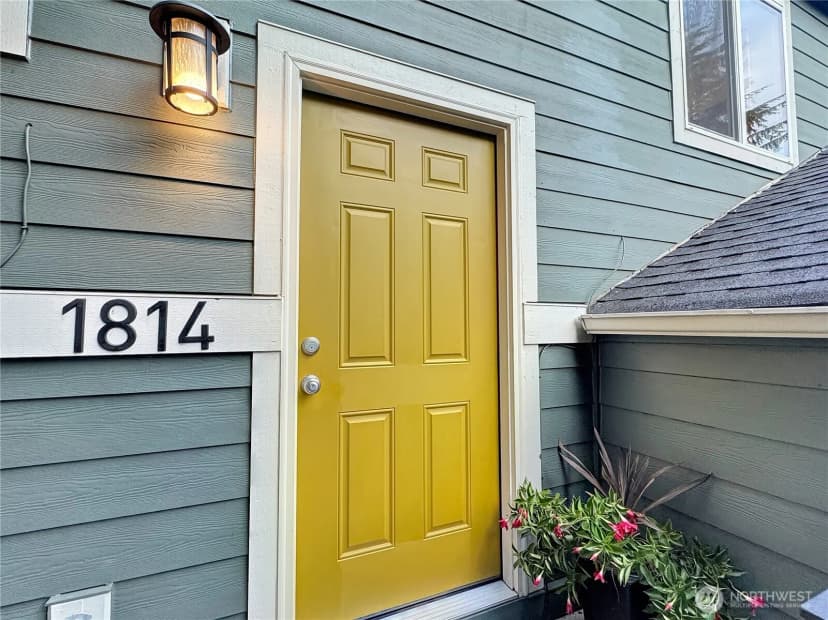 Property photo for 1814 Monterey Avenue Ne, Renton photo 4