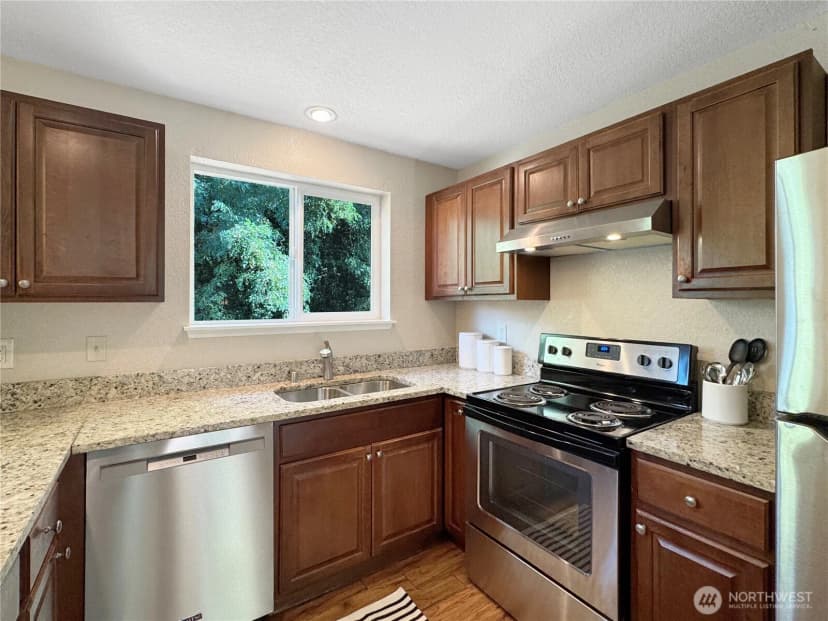 Property photo for 1814 Monterey Avenue Ne, Renton photo 7