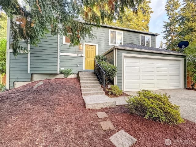 Property photo for 1814 Monterey Avenue Ne, Renton photo 2