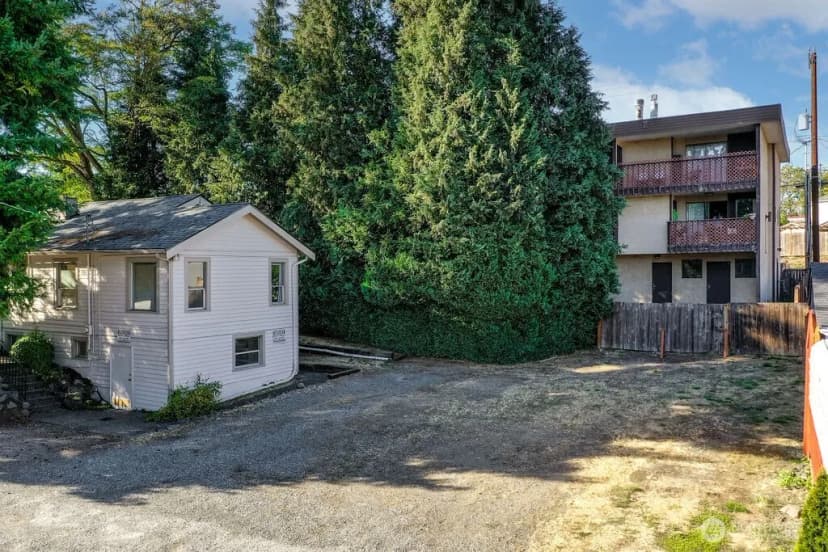 Property photo for 15324 4th Avenue Sw, Burien photo 28
