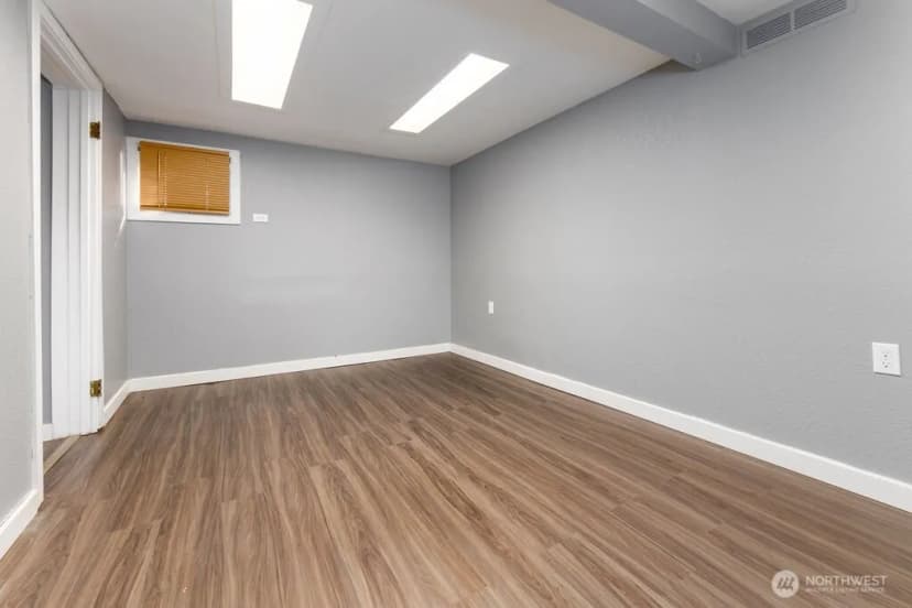 Property photo for 15324 4th Avenue Sw, Burien photo 11