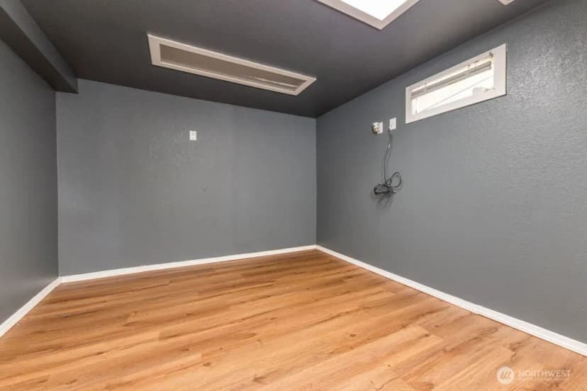 Property photo for 15324 4th Avenue Sw, Burien photo 15